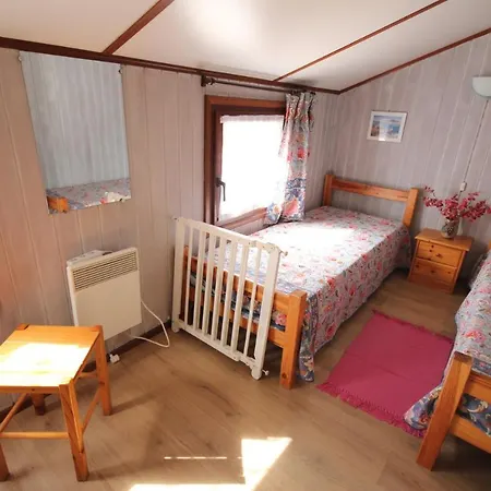 Villa Domaine De Vacances: Beachside With Pool And Wi-fi Portiragnes