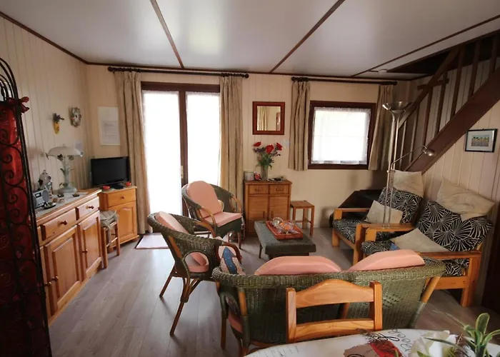 Domaine De A 600m De La Animations Piscines En Supplement Climatisee 3 6 Couchages Wifi - Lrtamb5 *